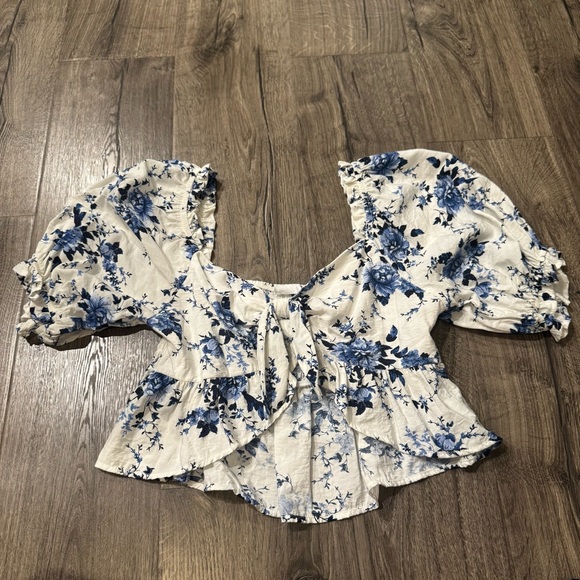 Sienna Sky Blue and white Floral Blouse front tie large crop women - Picture 1 of 5